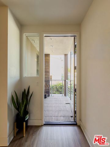 2111 N Cahuenga Boulevard 2, Los Angeles, CA 90068