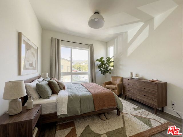 2111 N Cahuenga Boulevard 2, Los Angeles, CA 90068