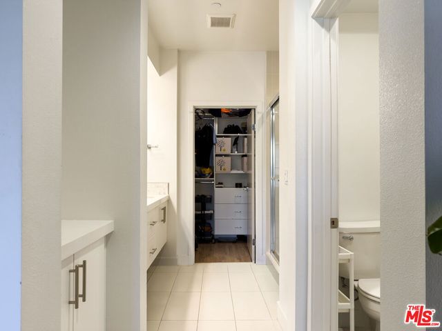 2111 N Cahuenga Boulevard 2, Los Angeles, CA 90068