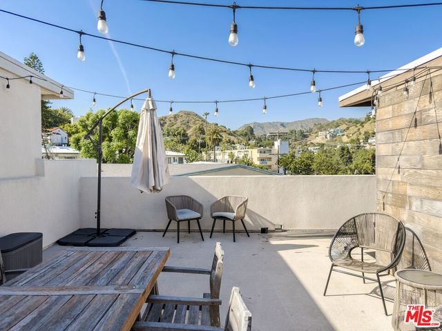 2111 N Cahuenga Boulevard 2, Los Angeles, CA 90068