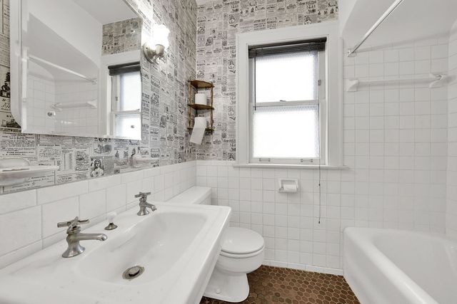 6142 S Kildare Avenue, Chicago, IL 60629