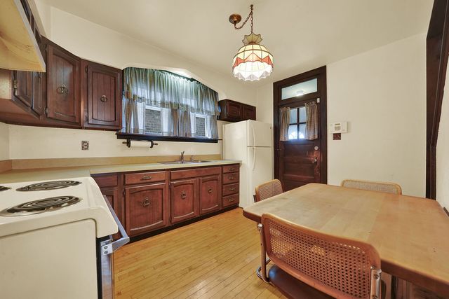 6142 S Kildare Avenue, Chicago, IL 60629