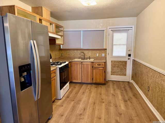 226 E MALONE AVE, San Antonio, TX 78214