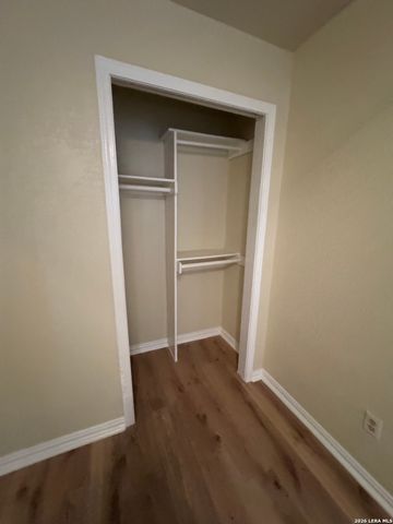 226 E MALONE AVE, San Antonio, TX 78214