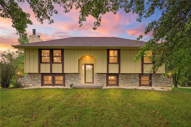 14280 170th Street, Bonner Springs, KS 66012