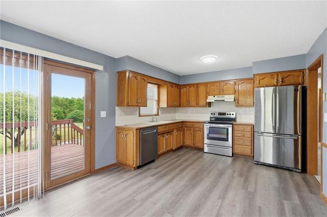 14280 170th Street, Bonner Springs, KS 66012