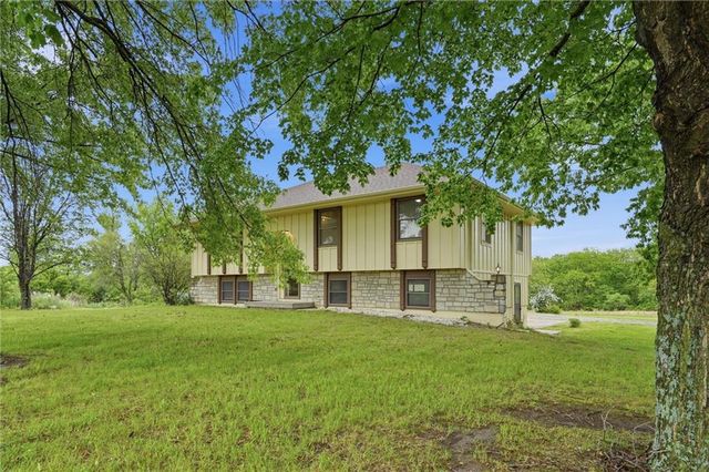 14280 170th Street, Bonner Springs, KS 66012