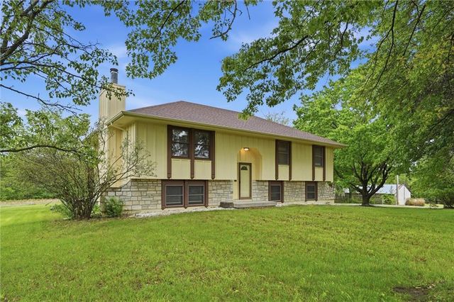 14280 170th Street, Bonner Springs, KS 66012