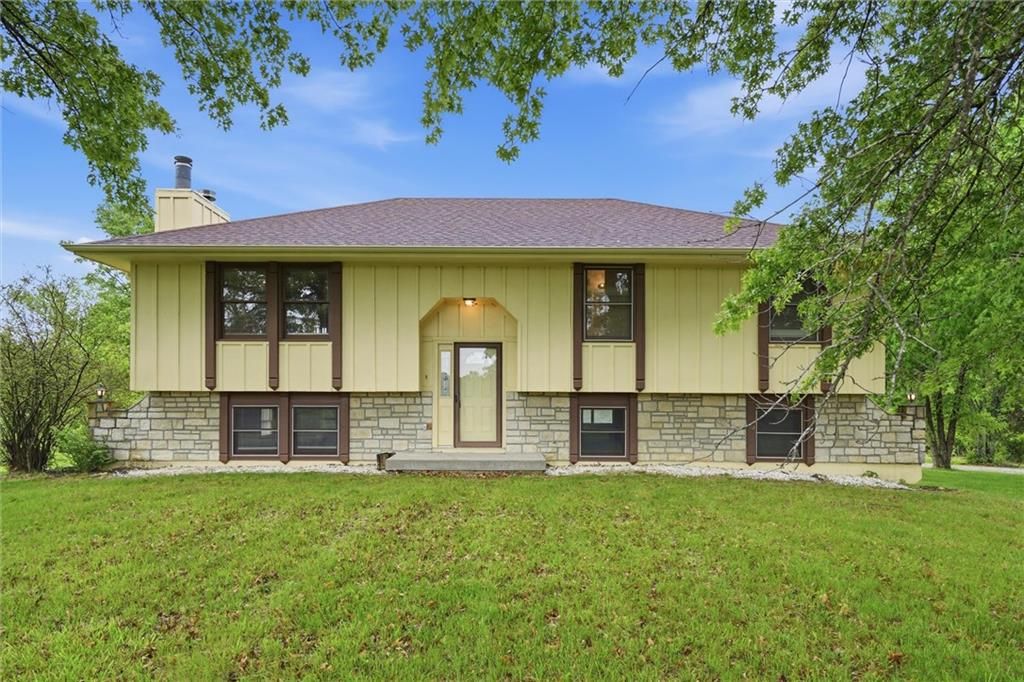 14280 170th Street, Bonner Springs, KS 66012