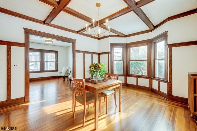 15 N Hillside Ave, Chatham Boro, NJ 07928