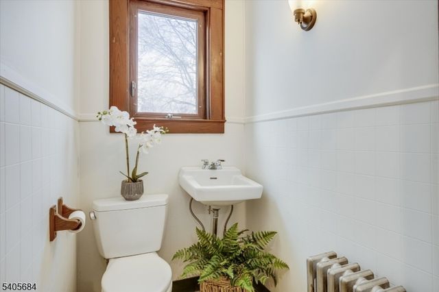 15 N Hillside Ave, Chatham Boro, NJ 07928