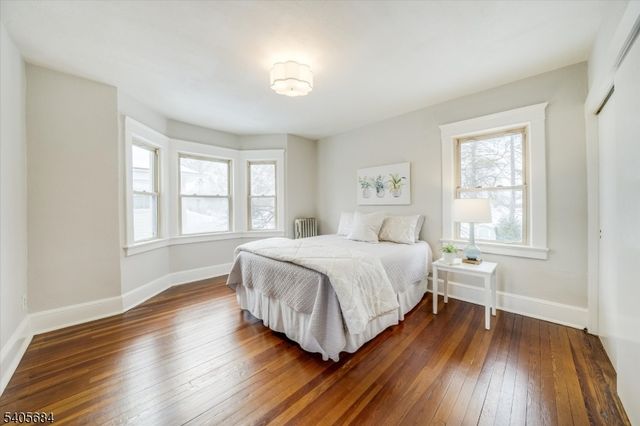 15 N Hillside Ave, Chatham Boro, NJ 07928