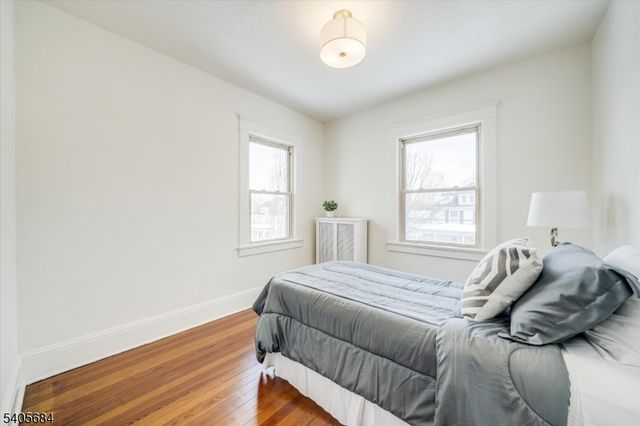 15 N Hillside Ave, Chatham Boro, NJ 07928