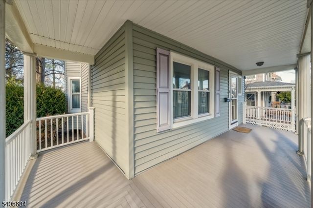 15 N Hillside Ave, Chatham Boro, NJ 07928