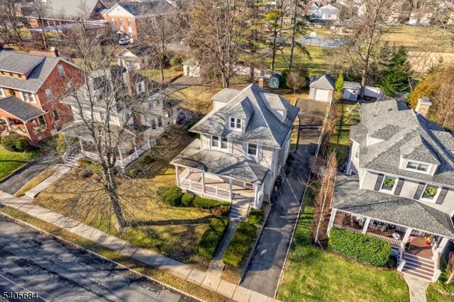 15 N Hillside Ave, Chatham Boro, NJ 07928