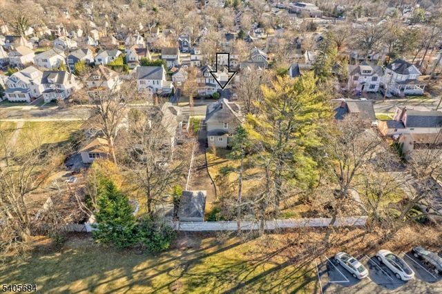 15 N Hillside Ave, Chatham Boro, NJ 07928