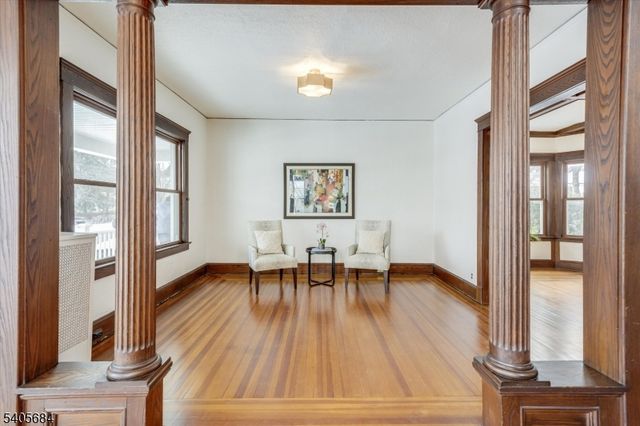 15 N Hillside Ave, Chatham Boro, NJ 07928