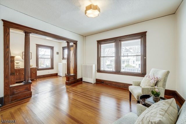 15 N Hillside Ave, Chatham Boro, NJ 07928