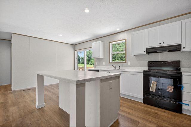 477 Salem Rd, Mcminnville, TN 37110