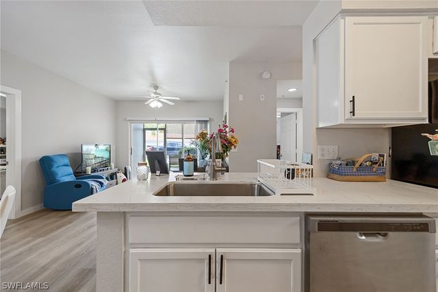 4710 Saint Croix LN 216, Naples, FL 34109