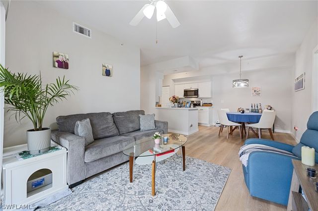 4710 Saint Croix LN 216, Naples, FL 34109