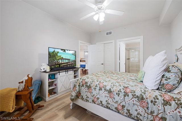 4710 Saint Croix LN 216, Naples, FL 34109