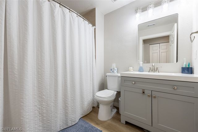 4710 Saint Croix LN 216, Naples, FL 34109