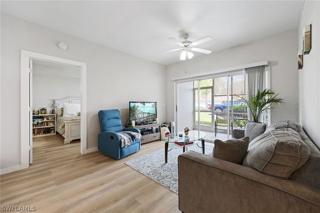 4710 Saint Croix LN 216, Naples, FL 34109