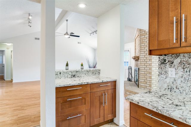 200 Lark Lane, Euless, TX 76039