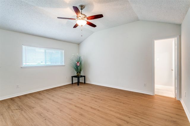 200 Lark Lane, Euless, TX 76039