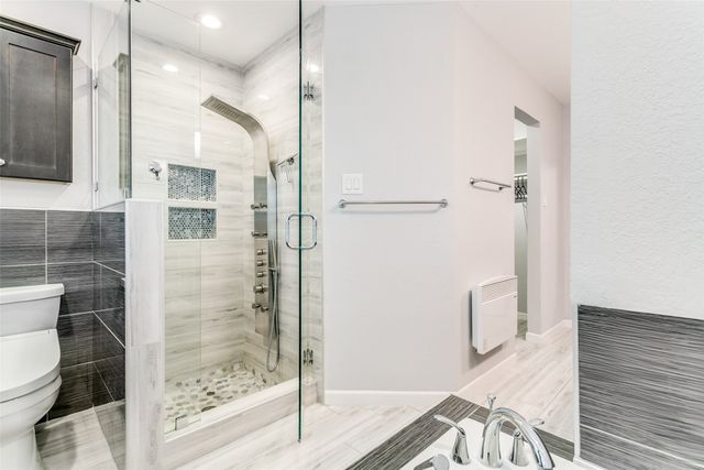 200 Lark Lane, Euless, TX 76039