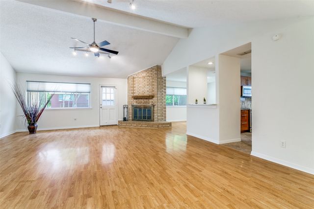 200 Lark Lane, Euless, TX 76039