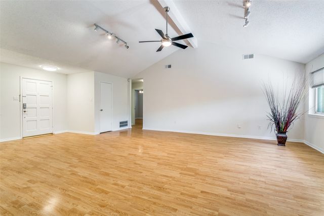 200 Lark Lane, Euless, TX 76039