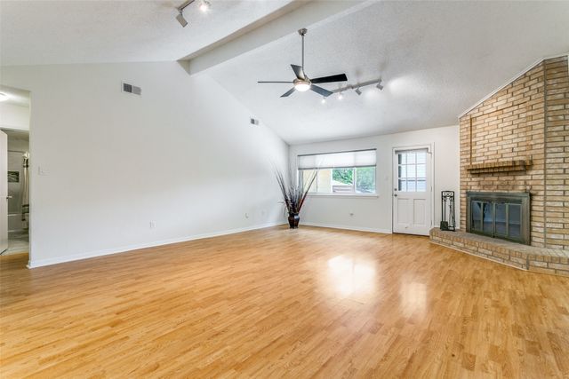 200 Lark Lane, Euless, TX 76039