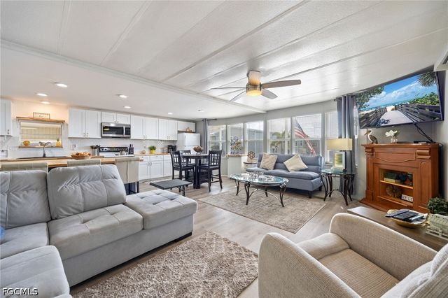 532 Palmer BLVD, North Fort Myers, FL 33903