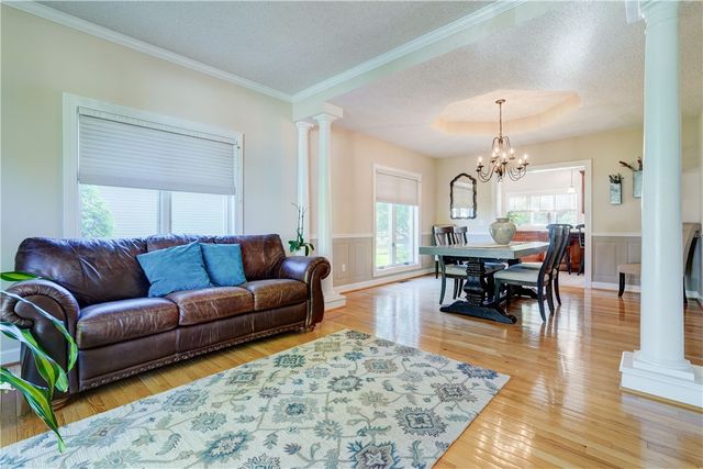 11 Parham Drive, Penfield, NY 14526