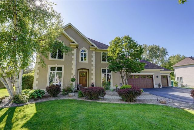 11 Parham Drive, Penfield, NY 14526