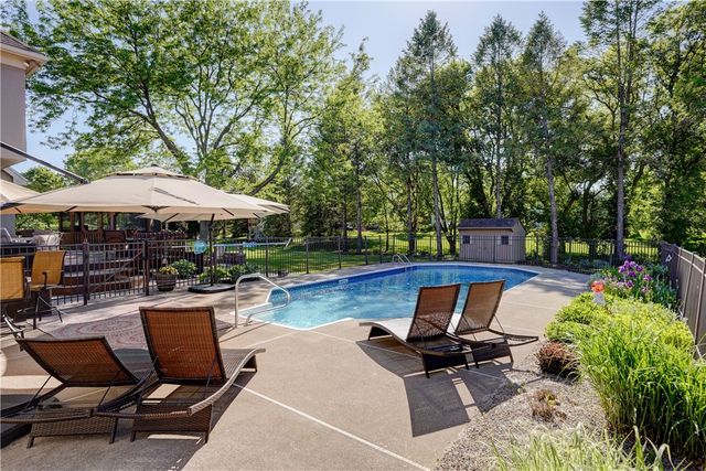 11 Parham Drive, Penfield, NY 14526