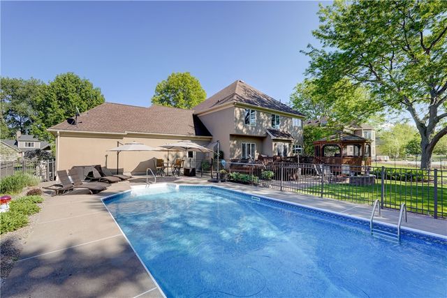 11 Parham Drive, Penfield, NY 14526