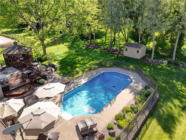 11 Parham Drive, Penfield, NY 14526