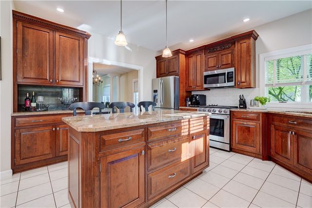 11 Parham Drive, Penfield, NY 14526