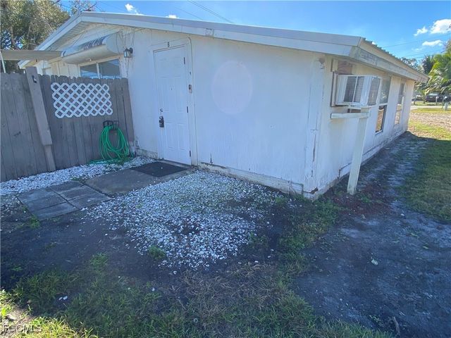 1746 Pacific AVE, North Fort Myers, FL 33903