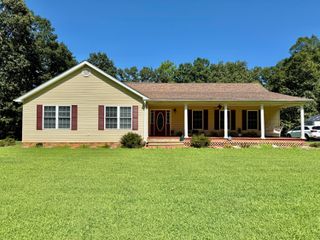 100 Flamingo RD, Bassett, VA 24055