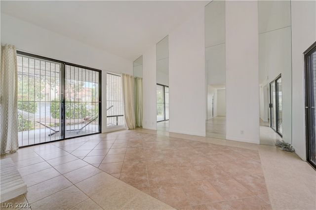 2695 San Lago Court, Las Vegas, NV 89121