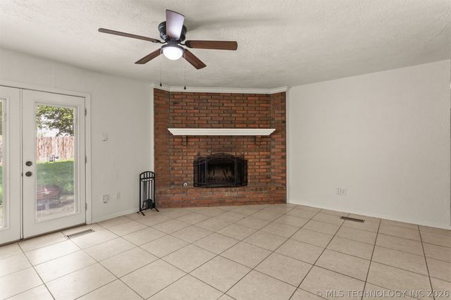 18121 E 2nd Street, Tulsa, OK 74108