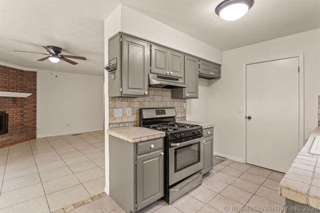 18121 E 2nd Street, Tulsa, OK 74108