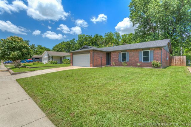 18121 E 2nd Street, Tulsa, OK 74108