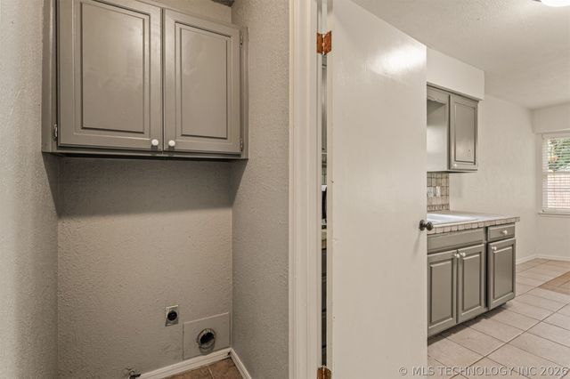 18121 E 2nd Street, Tulsa, OK 74108