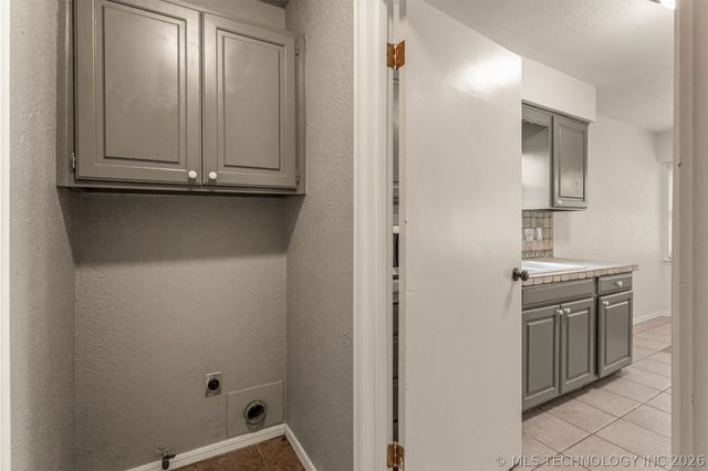 18121 E 2nd Street, Tulsa, OK 74108