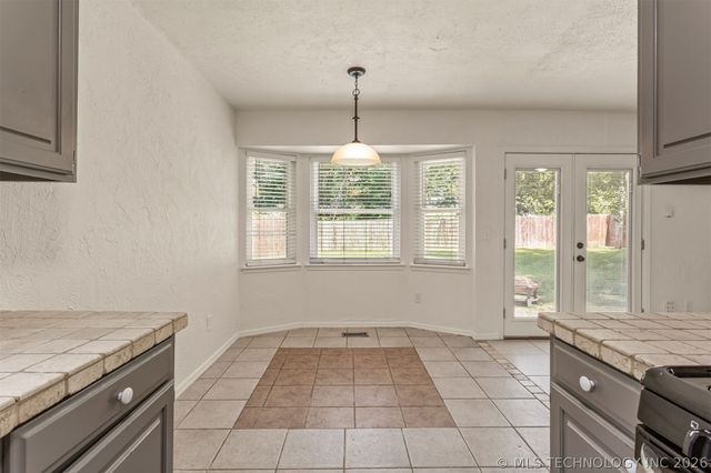 18121 E 2nd Street, Tulsa, OK 74108